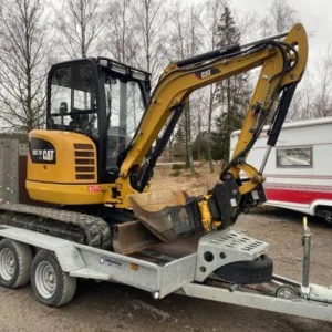 Mini Pelle Caterpillar 302.7D avec BRH et 4 Godets + Remorque