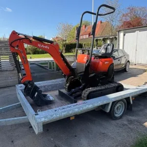Mini Pelle Kubota U10-3 avec remorque et 3 godets