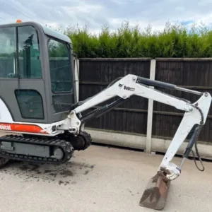 Mini Pelle Bobcat 320 1,6T + 3 godets
