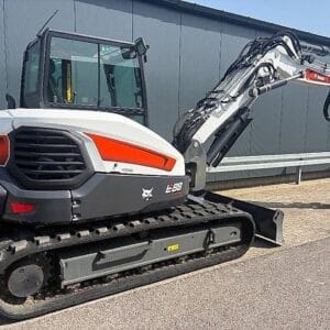 Mini Pelle Bobcat E88 R2 Avec des Godets