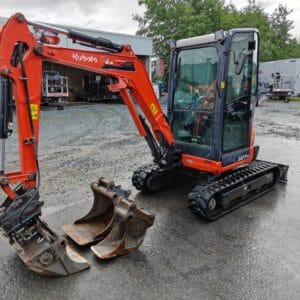 Kubota U27-4 avec 3 Godets